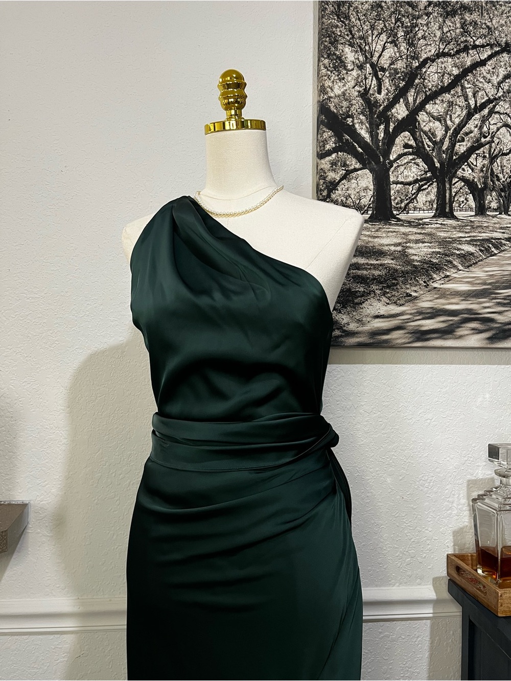 NWT Lulu's Emerald Asymmetrical One-Shoulder Satin-like Gown Medium - Picture 4 of 16